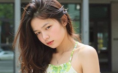 坐在老师的棒棒上写作业